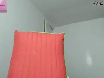 Vanered2  live sex cam