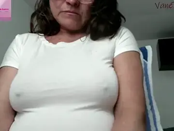 Vanered2  live sex cam