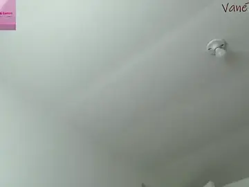 Vanered2  live sex cam