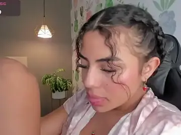 Yaya23x  live sex cam