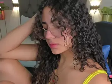 Yaya23x  live sex cam