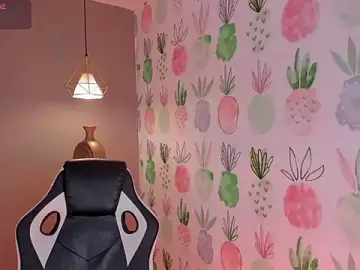 Yaya23x  live sex cam