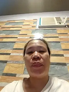 Squirtshantal  live sex cam