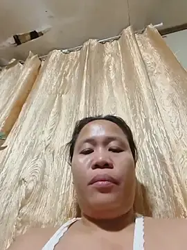 Squirtshantal  live sex cam