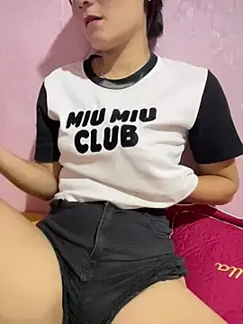 Wella-cute  live sex cam