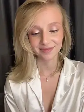 CaseyStar  live sex cam