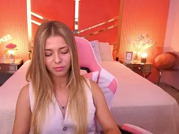 DoveLovee  live sex cam