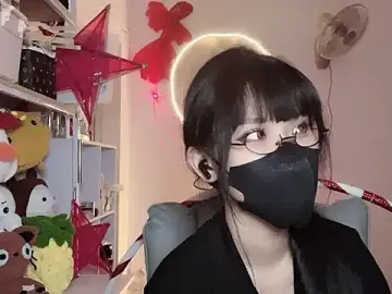 Tieu-May  live sex cam