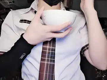 Tieu-May  live sex cam