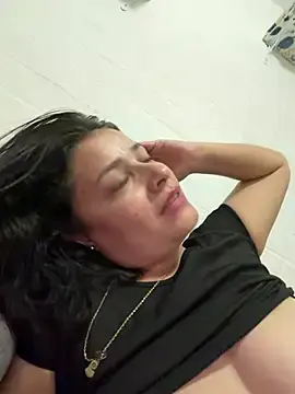 Velvetluna2  live sex cam