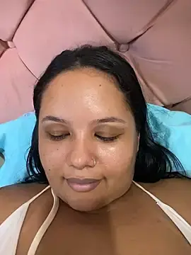 Bigostosa  live sex cam