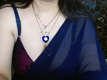 KinderrJoy  live sex cam