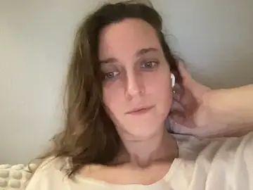 Nelynola  live sex cam