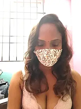 Queen-dhivya  live sex cam