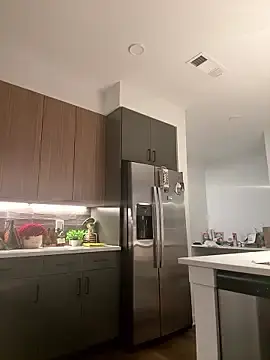 Meetrhyan  live sex cam