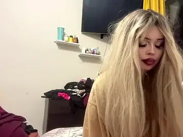 Moonluv33  live sex cam
