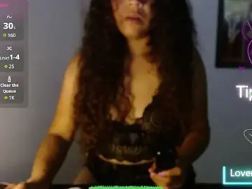 MagicHoney8  live sex cam