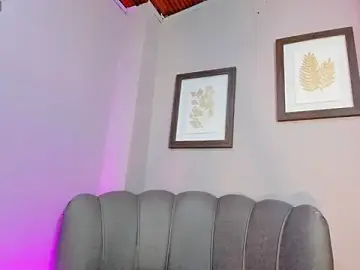 Roxanna_moore  live sex cam