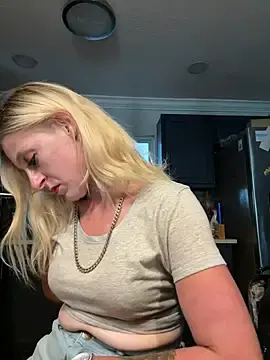 Tailormepapi  live sex cam