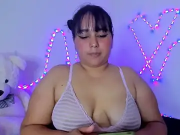Littleivanna09  live sex cam