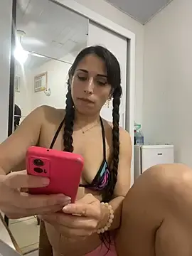 Sweetwanda  live sex cam