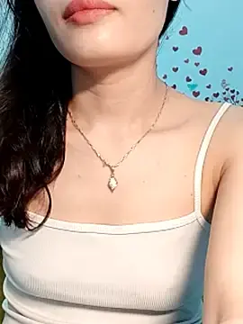 Hinna_x  live sex cam