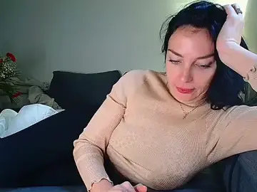 Blue-eyez  live sex cam