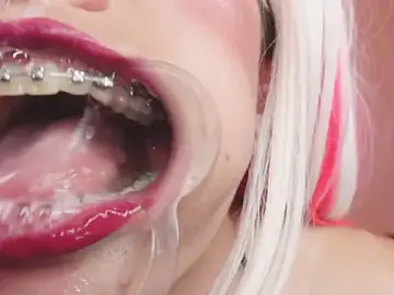 Miss__wanda  live sex cam