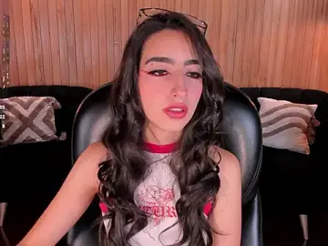 LarisaSmirnov  live sex cam