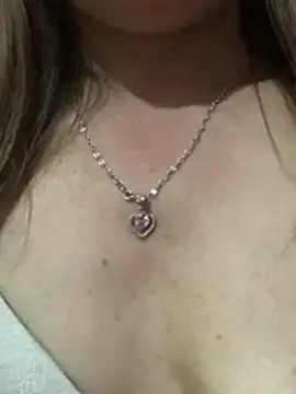 Lavi_bbaby  live sex cam