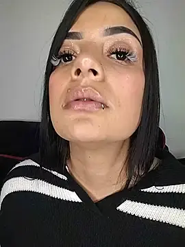 Luna_scarllet8  live sex cam