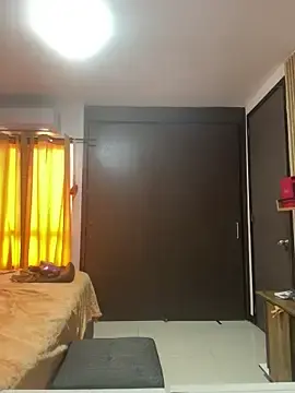 Siri_Luxx  live sex cam