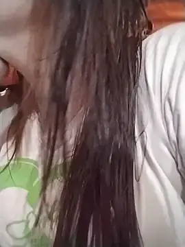 Squirt107  live sex cam