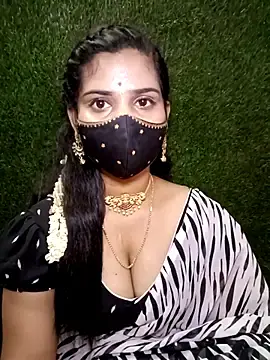 Nithyatamil  live sex cam