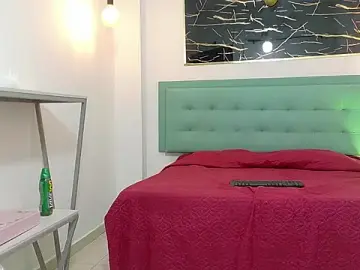 Yuri_Queen  live sex cam