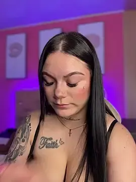 Megaan__More  live sex cam