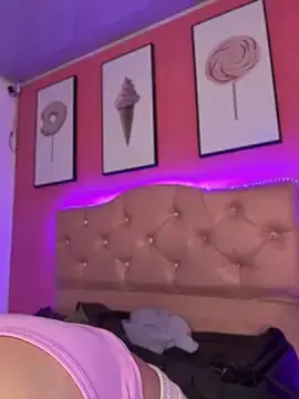 Megaan__More  live sex cam