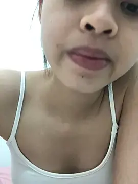 Yenlisu3Zie  live sex cam