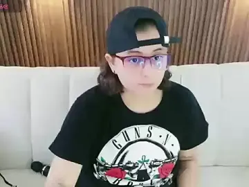 Dirty_feelena  live sex cam
