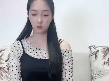 Shu-33  live sex cam