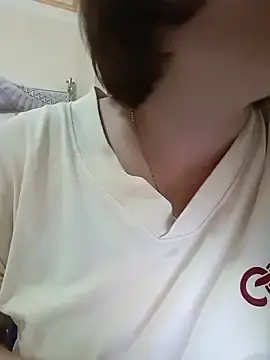 SingleeMomm  live sex cam