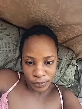 Butterflybooty68  live sex cam