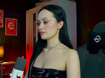 QueenAliss  live sex cam