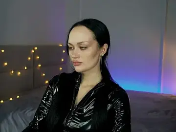 QueenAliss  live sex cam