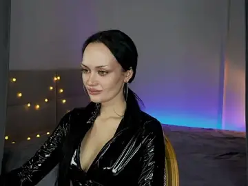 QueenAliss  live sex cam
