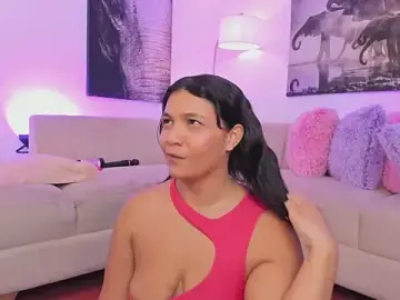 Alaia7h  live sex cam