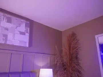 Curvyliciousss  live sex cam