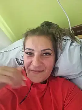 Ibolya86  live sex cam