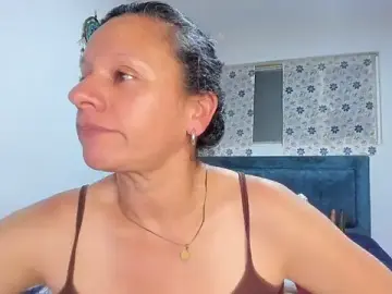 Sofi_saliva2511  live sex cam