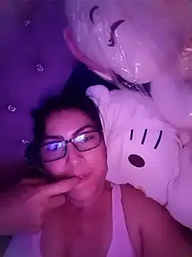 Yelilatina  live sex cam